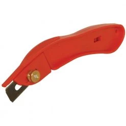 Slotted Blade Carpet Knife with Thumb Guard for Safety by ROBERTS